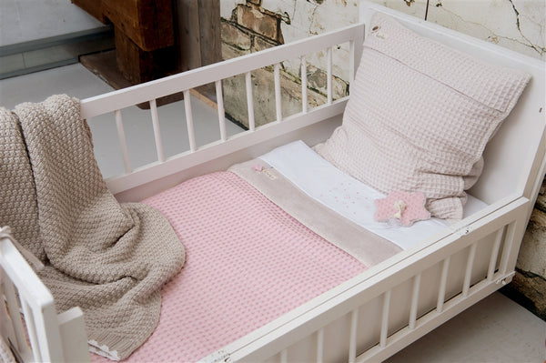 Koeka wieglaken stars White/old babypink