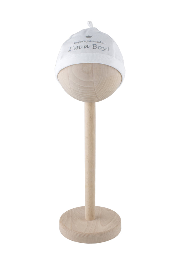 hat 'i am a boy'