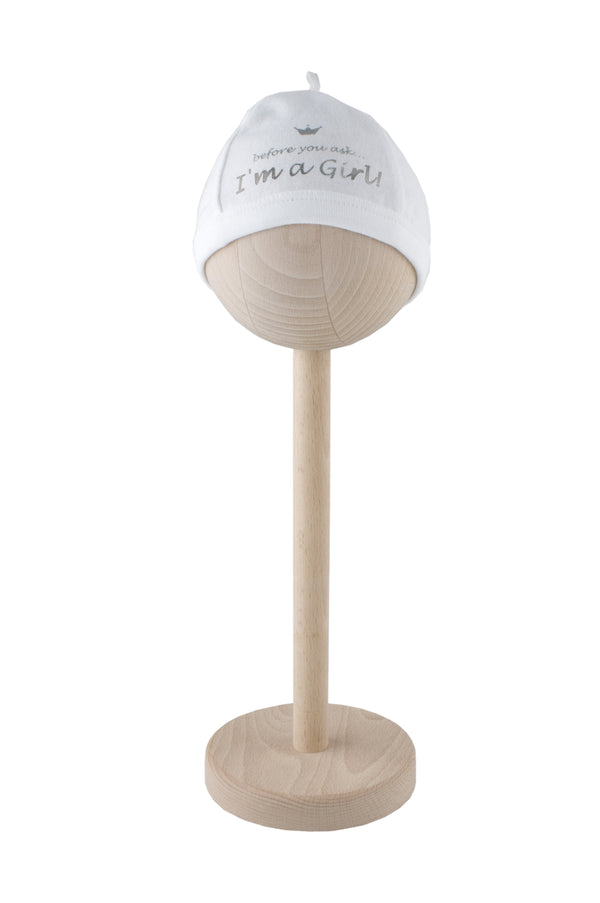 hat 'i am a girl'