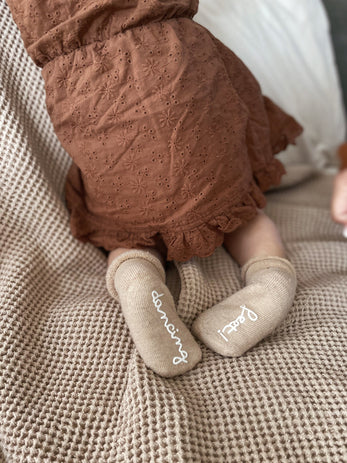 socks 'dancing feet' beige