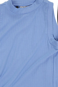 10Sixteen sleeveles Top