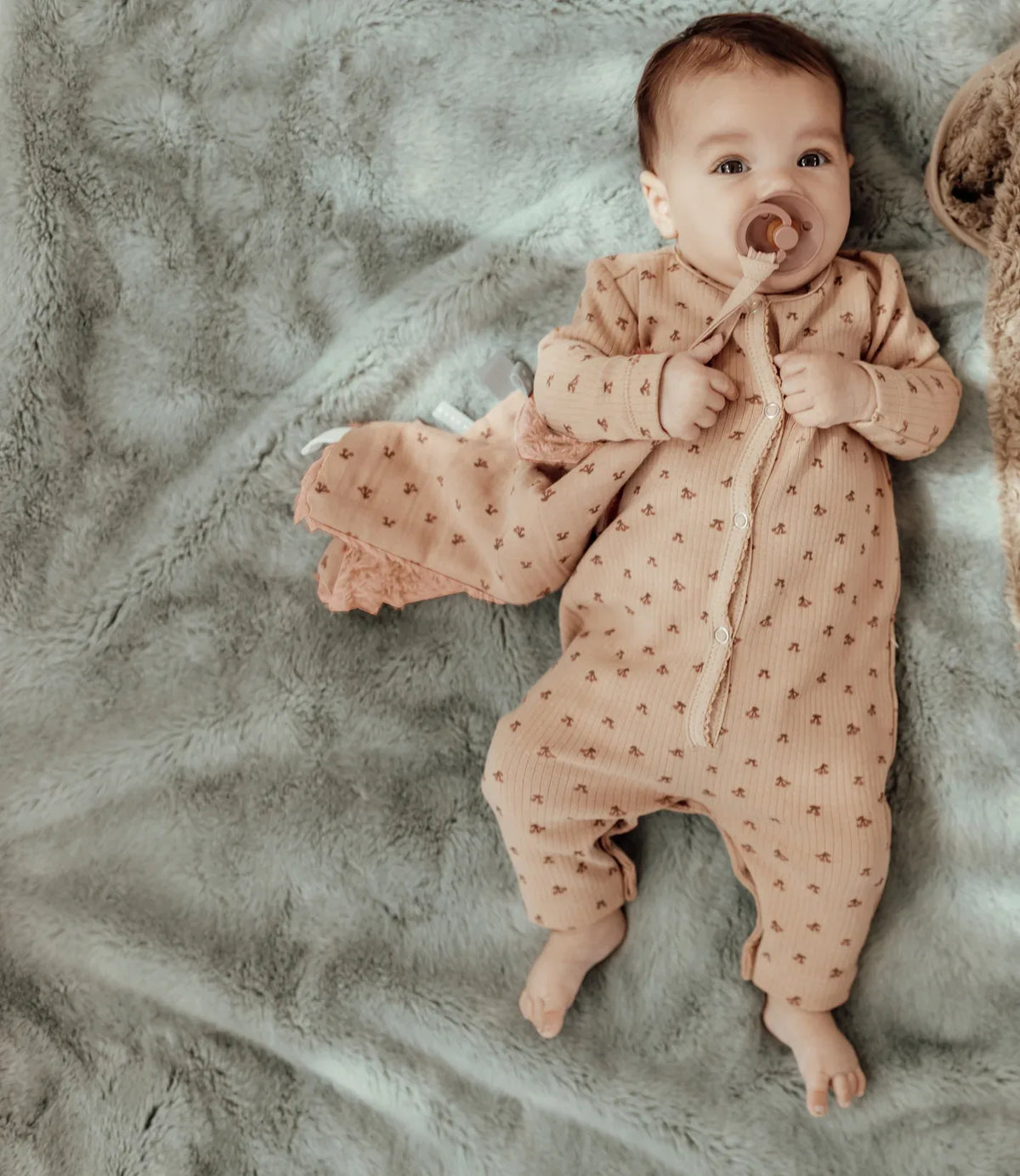 Snoozebaby suit Cherry pink