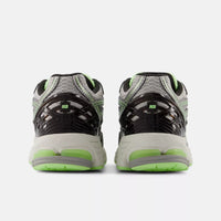 New Balance Sneakers 1906 Dark silver metallic/mint flash