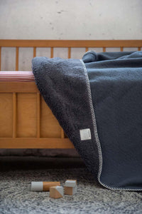 Koeka ledikantdeken runa teddy Dark grey