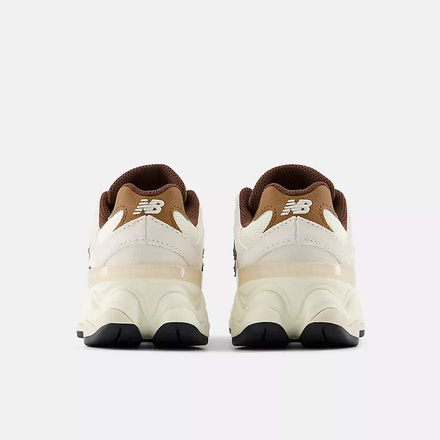 New Balance Sneakers 9060 Breakfast tea/angora