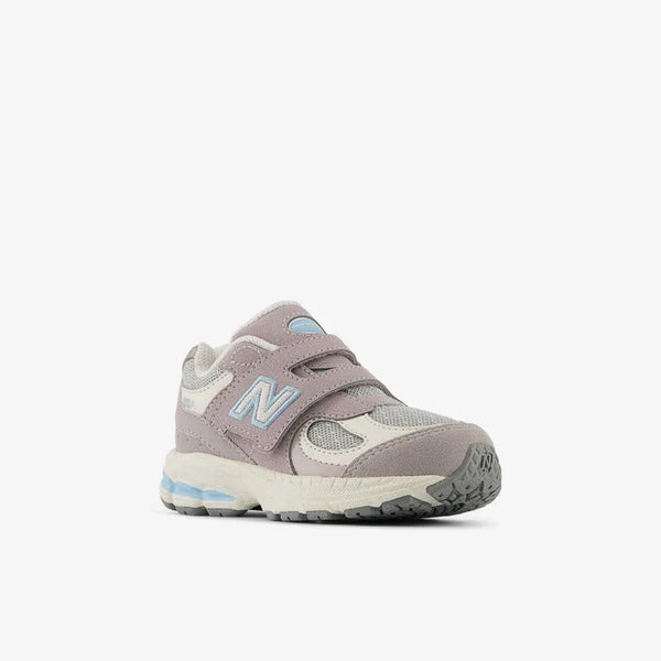 New Balance Sneakers 2002 Truffle salt/cloud blue