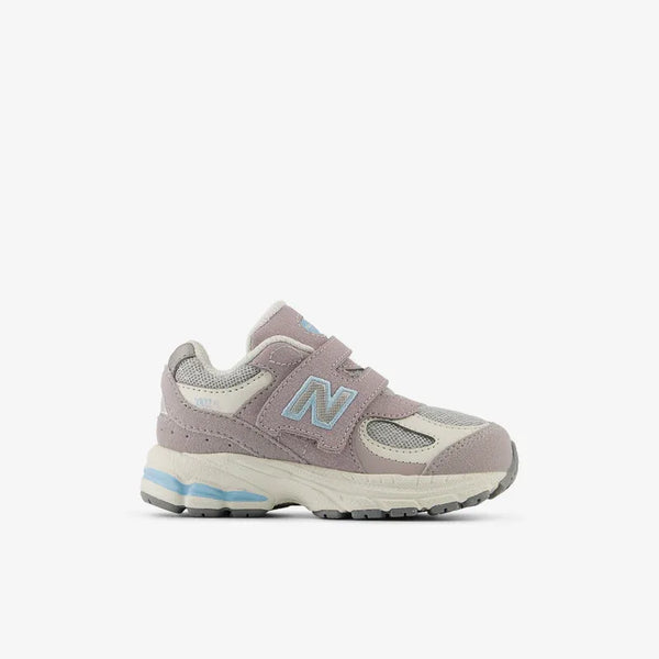 New Balance Sneakers 2002 Truffle salt/cloud blue