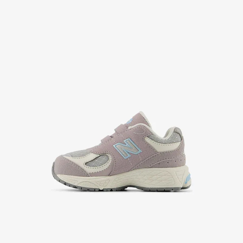 New Balance Sneakers 2002 Truffle salt/cloud blue